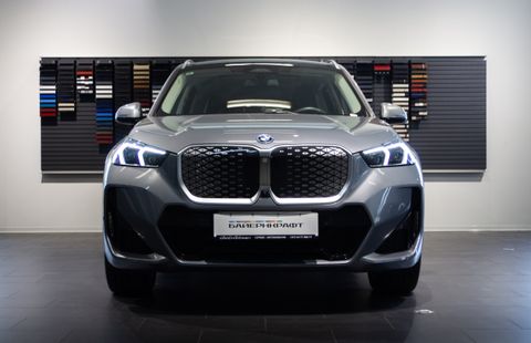 BMW iX1 xDrive30L